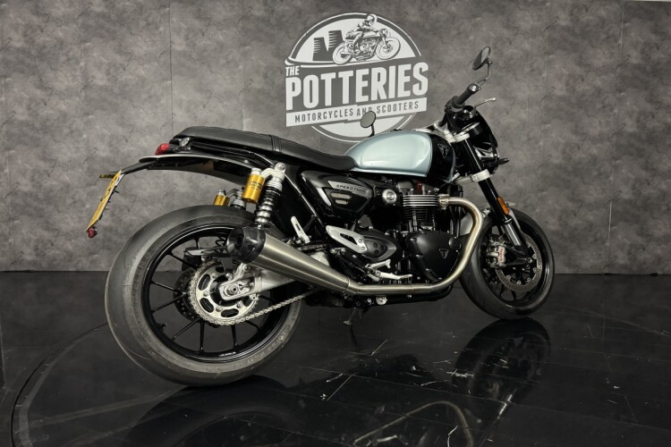 TRIUMPH SPEED TWIN 1200