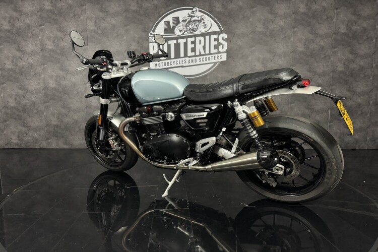 TRIUMPH SPEED TWIN 1200