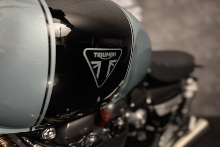 TRIUMPH SPEED TWIN 1200