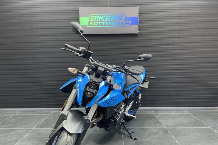 SUZUKI GSX-8S