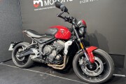 TRIUMPH TRIDENT 660