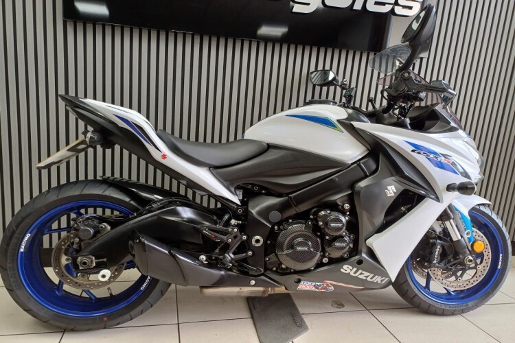 SUZUKI GSX-S1000F