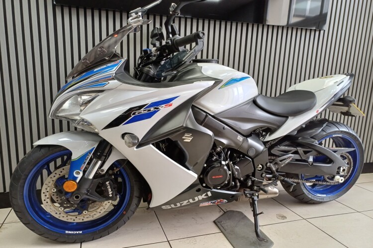 SUZUKI GSX-S1000F