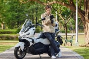 2026 SYM ADX 125, White - photo 5