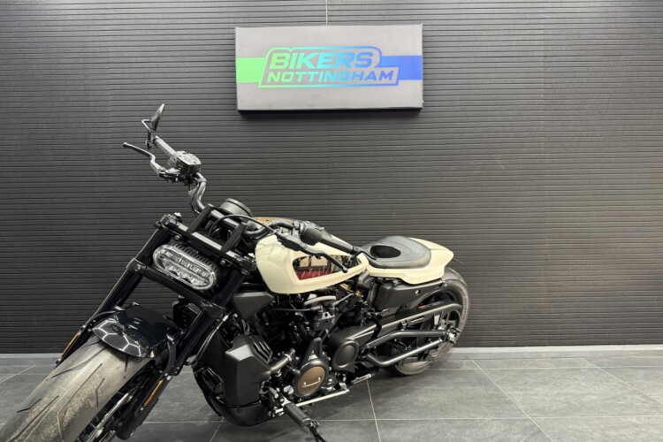 HARLEY-DAVIDSON SPORTSTER