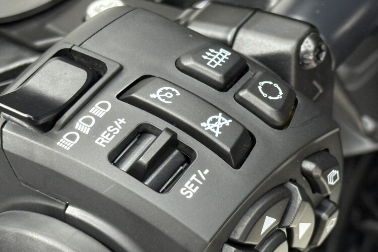 HARLEY-DAVIDSON SPORTSTER