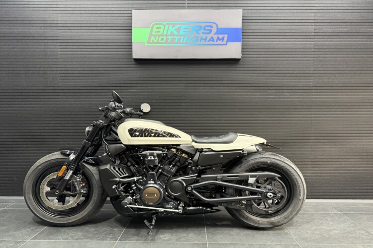 HARLEY-DAVIDSON SPORTSTER