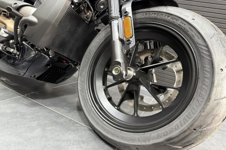 HARLEY-DAVIDSON SPORTSTER