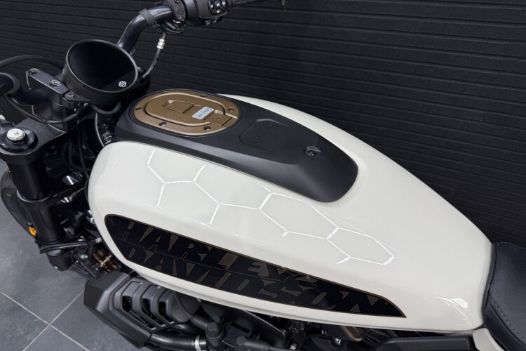 HARLEY-DAVIDSON SPORTSTER