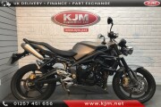 TRIUMPH STREET TRIPLE 675