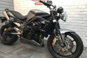 TRIUMPH STREET TRIPLE 675