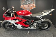 YAMAHA R6