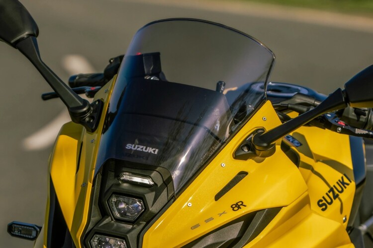 SUZUKI GSX-8S