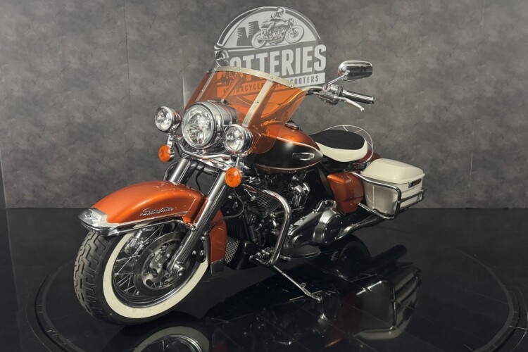 HARLEY-DAVIDSON TOURING