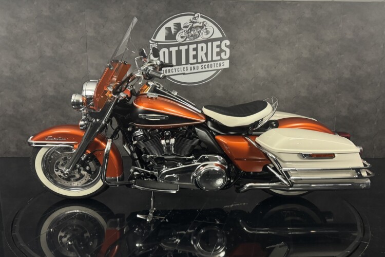 HARLEY-DAVIDSON TOURING