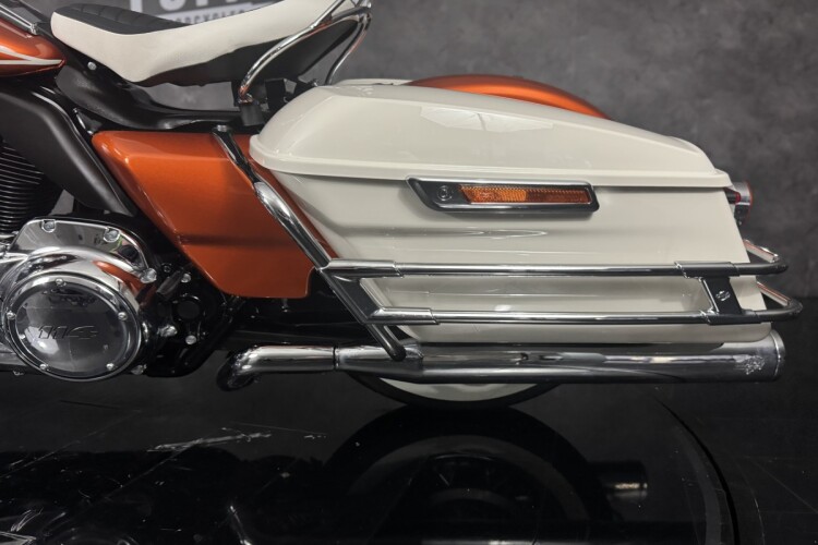 HARLEY-DAVIDSON TOURING