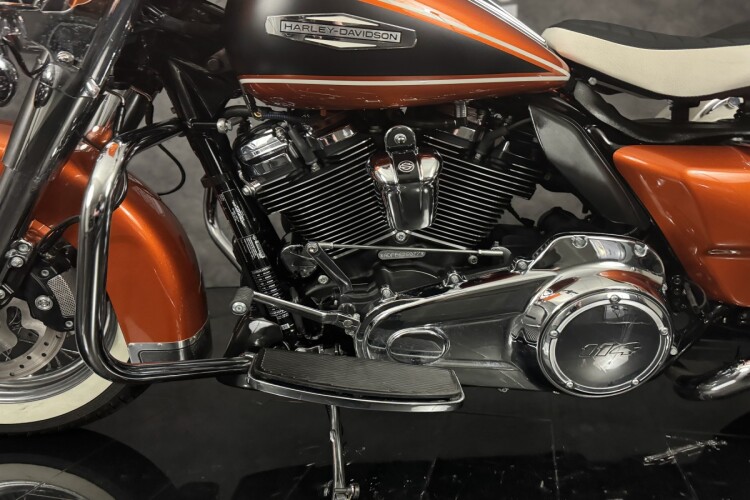 HARLEY-DAVIDSON TOURING