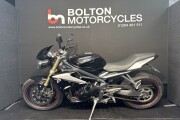 TRIUMPH STREET TRIPLE 675