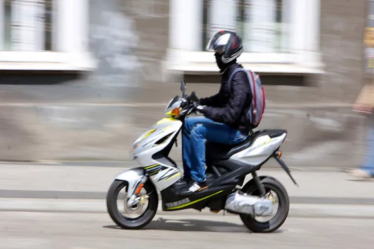 Can I ride 50cc moped without  a CBT?